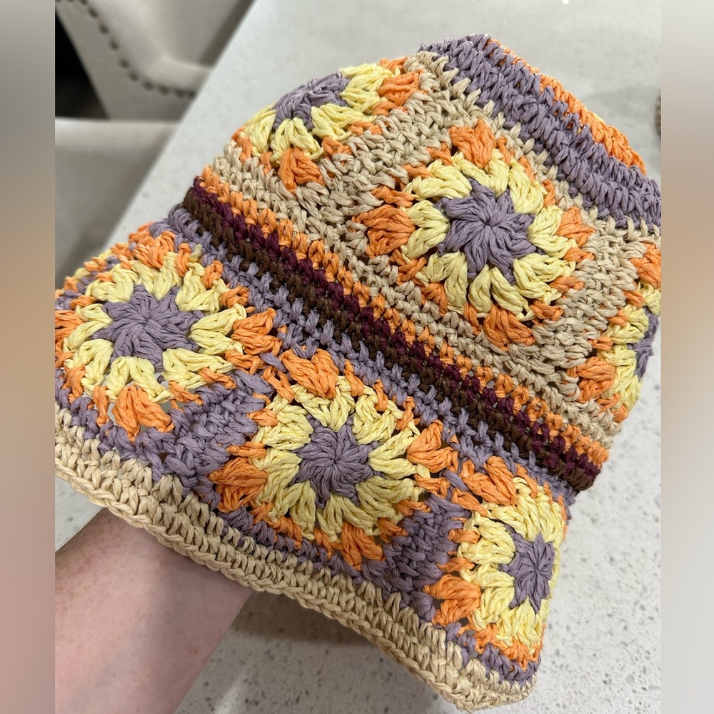 Crochet Sunburst Bucket Hat - One Size - Picture 5 of 6